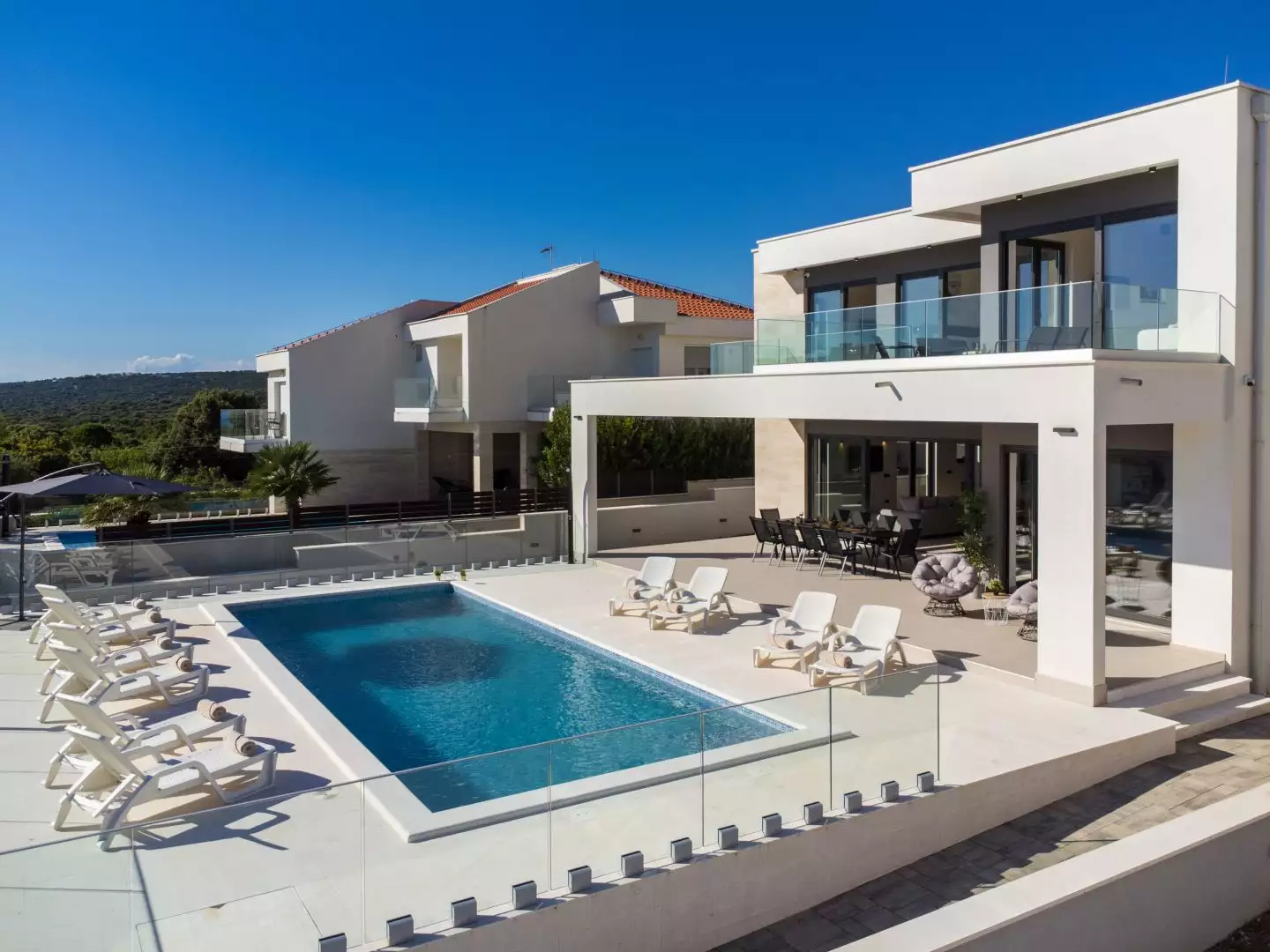 Villa 310m² in Croatia, Novalja. Priced at 1450000€ rent photo-1