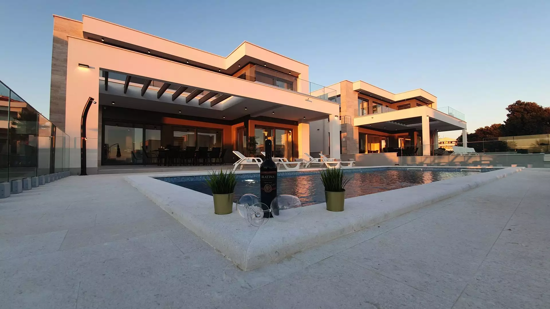 Villa 310m² in Croatia, Novalja. Priced at 1450000€ rent photo-10