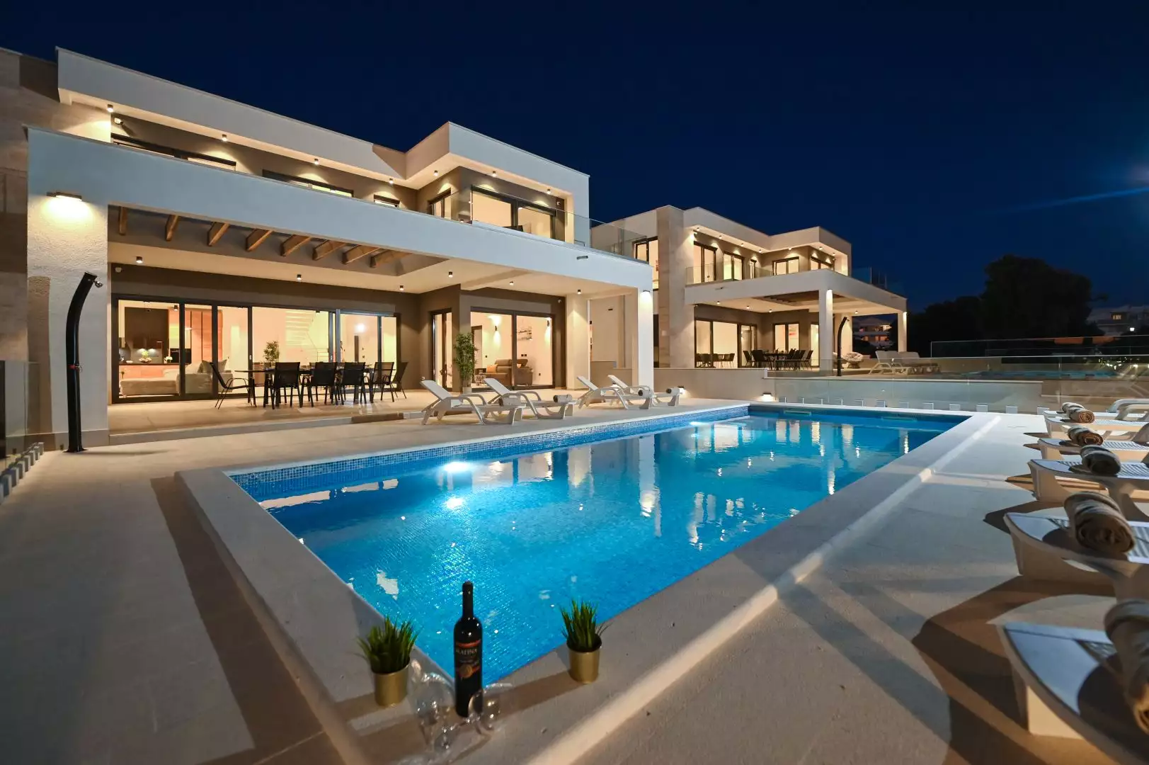 Villa 310m² in Croatia, Novalja. Priced at 1450000€ rent photo-17