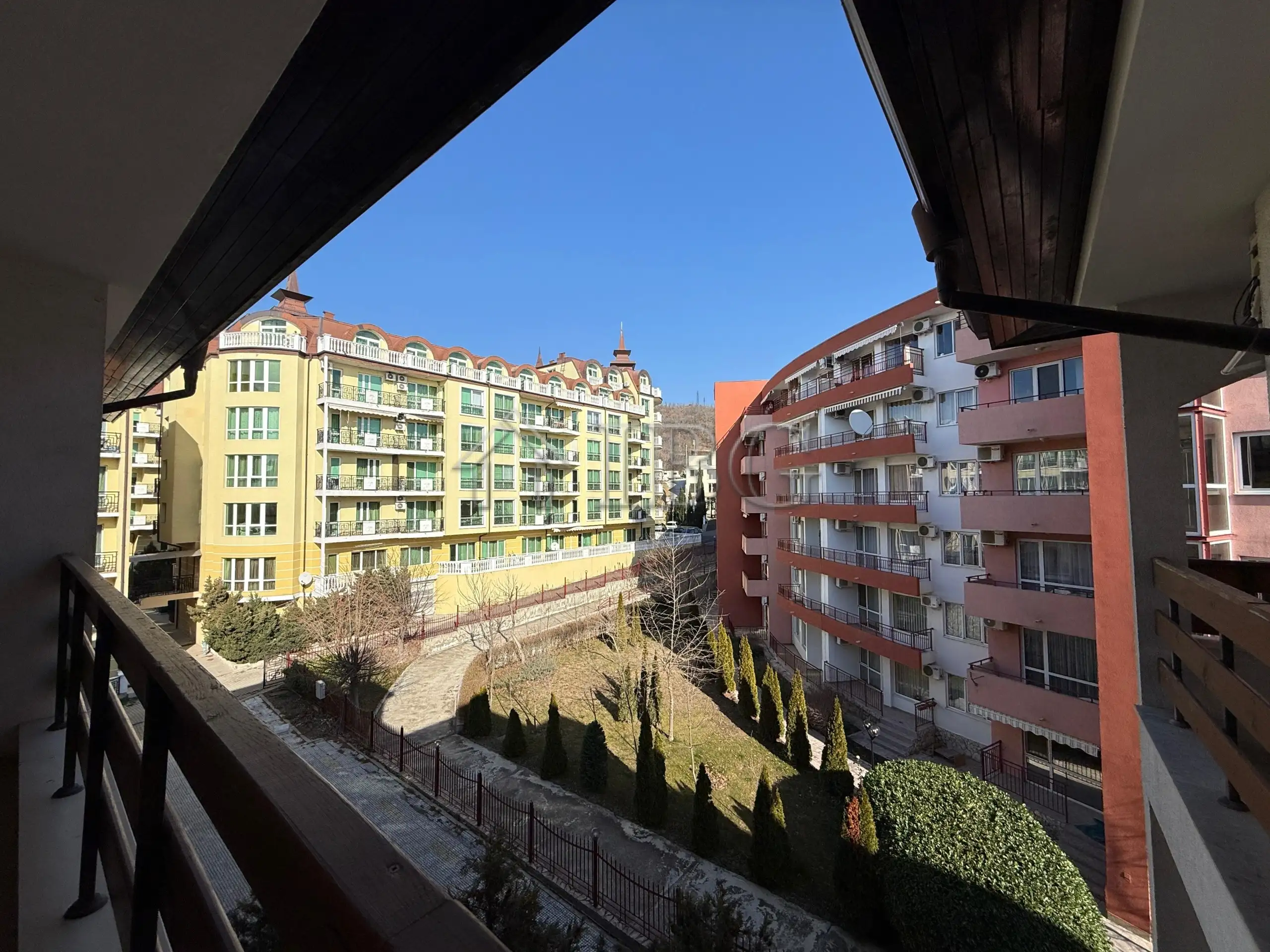 Flat 70m² in Bulgaria, Elenite. Priced at 109000€ rent photo-12