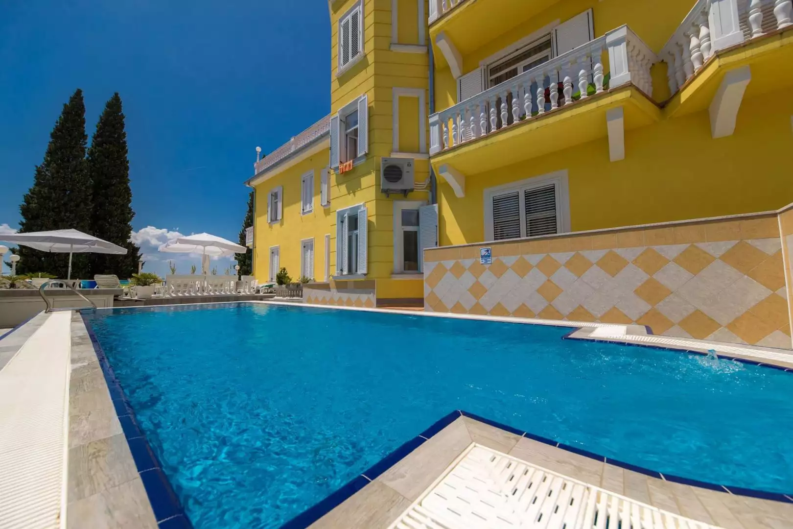 Hotels 1800m² in Croatia, Crikvenica. Priced at 5500000€ rent photo-4