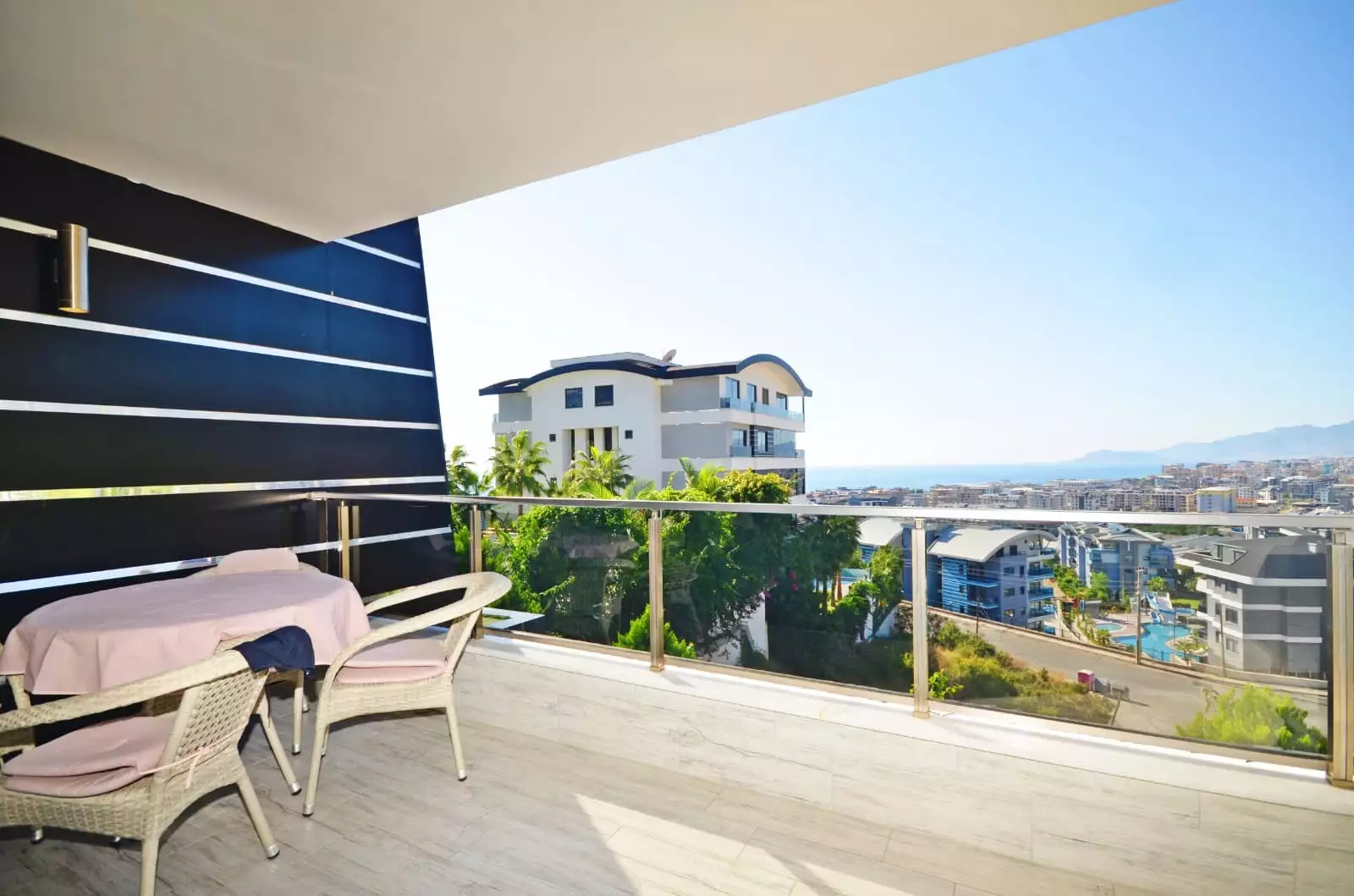 Townhouse 200m² in Turkey, Kargicak. Priced at 264000€ rent photo-12