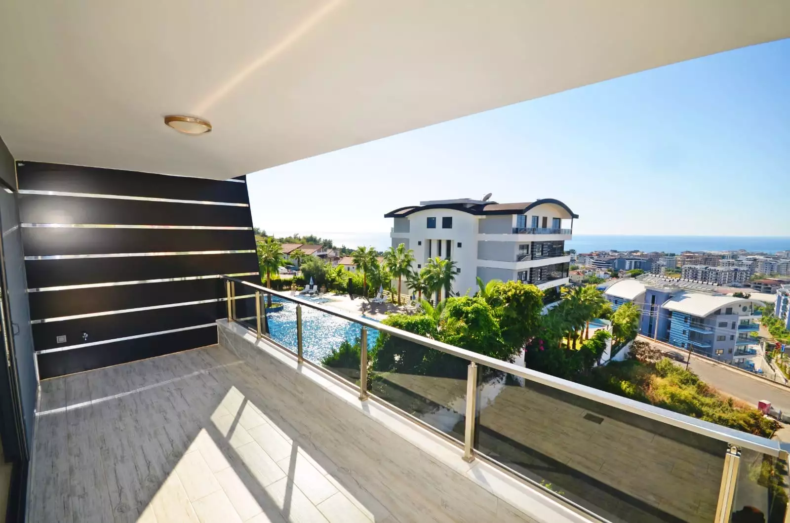 Townhouse 200m² in Turkey, Kargicak. Priced at 264000€ rent photo-13