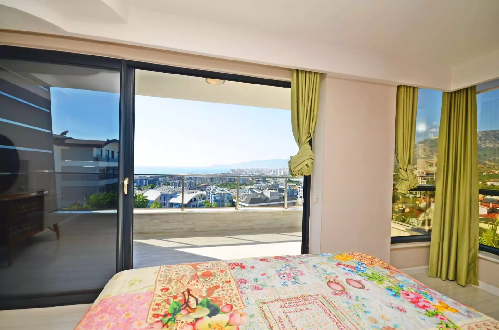 Townhouse 200m² in Turkey, Kargicak. Priced at 264000€ rent photo-30