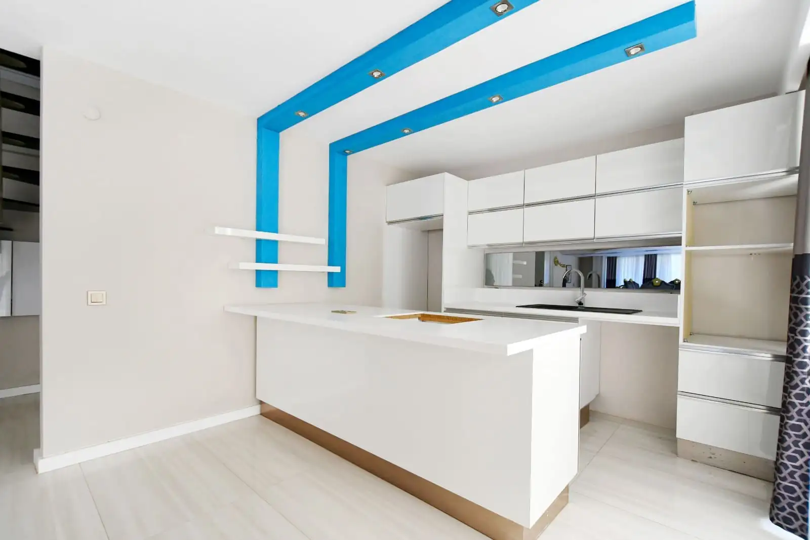 Townhouse 200m² in Turkey, Kargicak. Priced at 264000€ rent photo-7