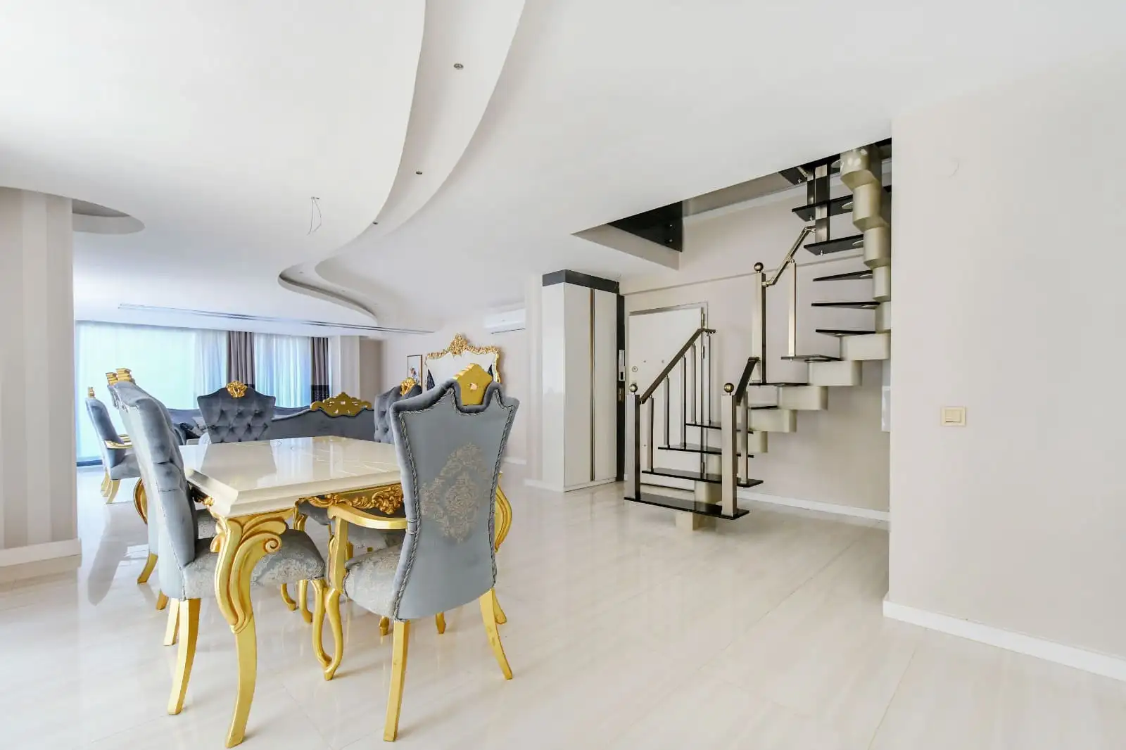 Townhouse 200m² in Turkey, Kargicak. Priced at 264000€ rent photo-8