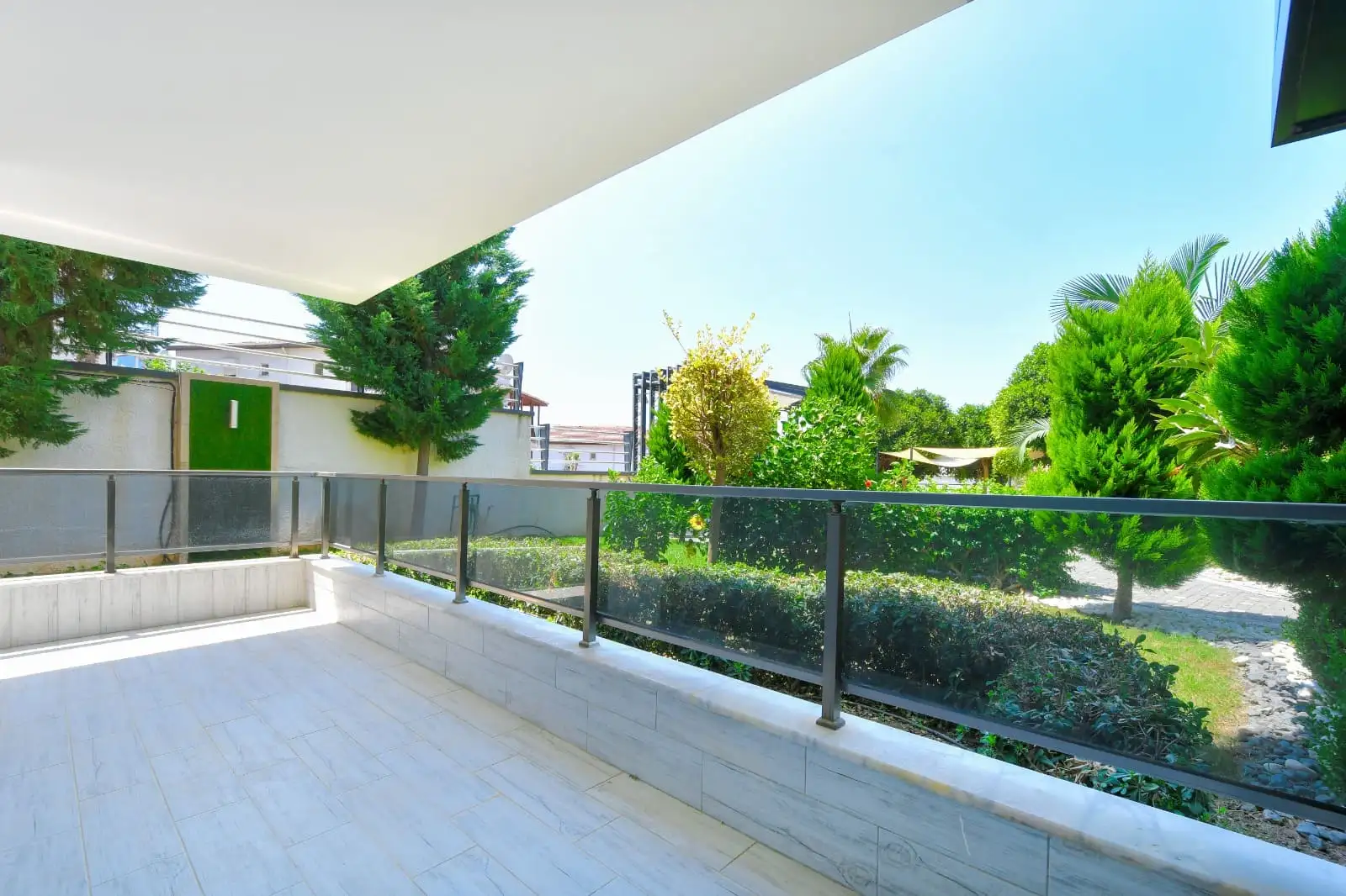 Townhouse 200m² in Turkey, Kargicak. Priced at 264000€ rent photo-11