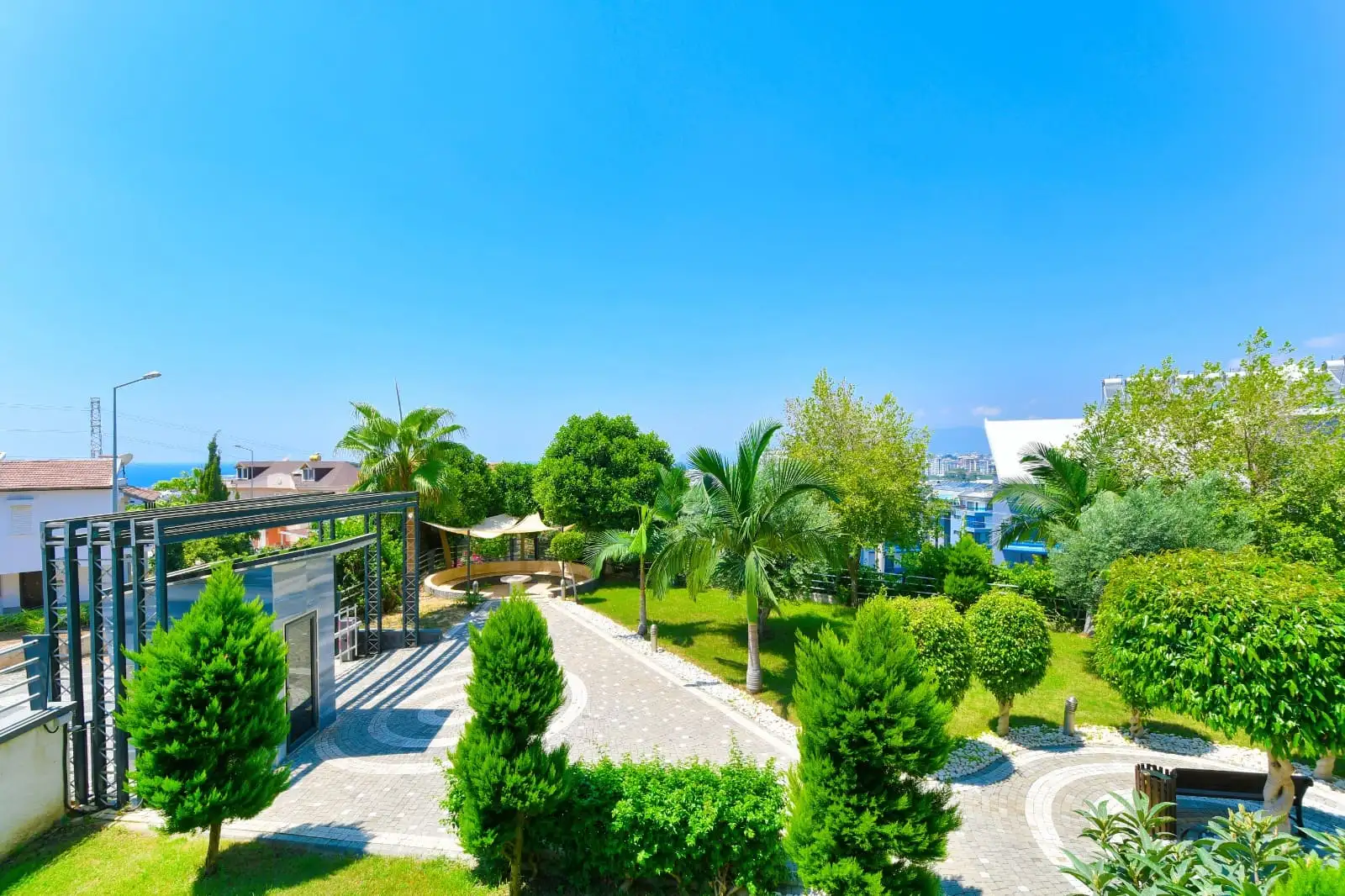 Townhouse 200m² in Turkey, Kargicak. Priced at 264000€ rent photo-26