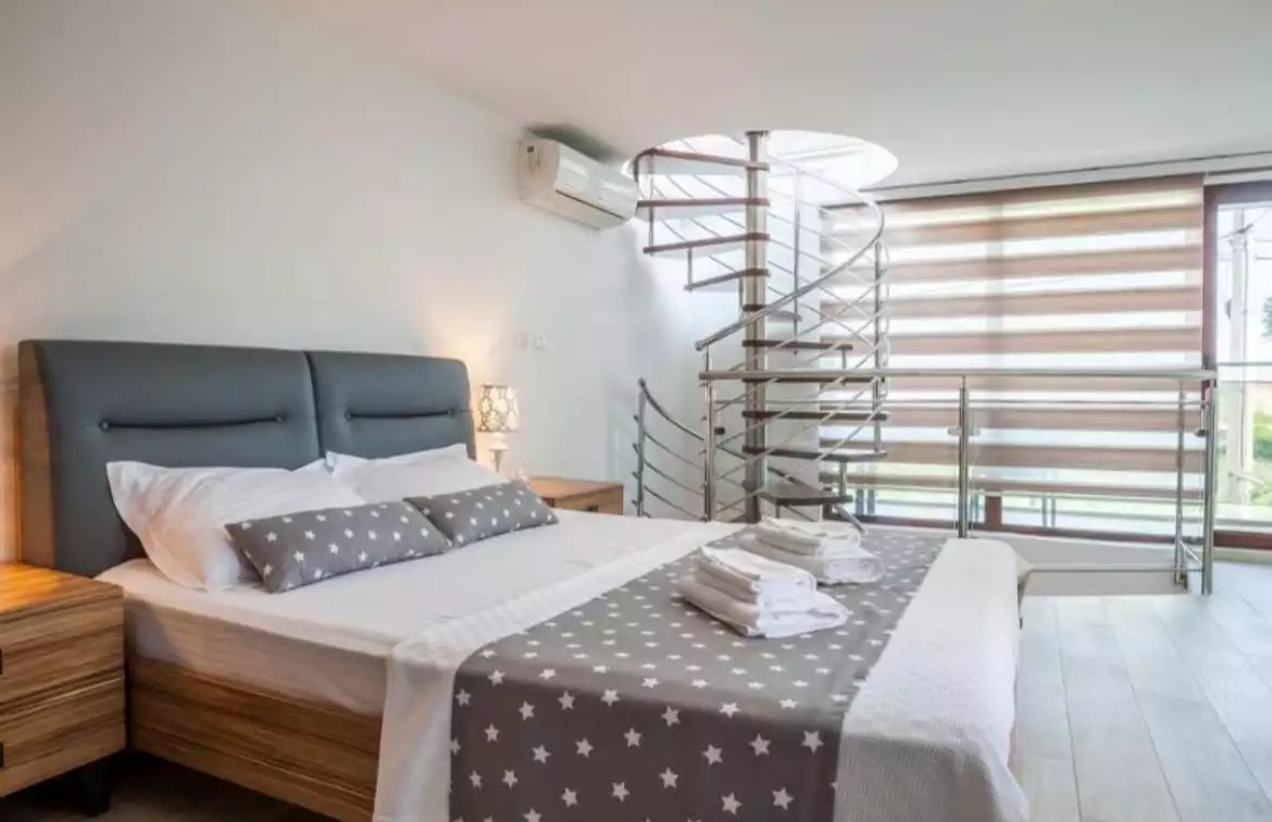 House 200m² in Montenegro, Bar. Priced at 850000€ rent photo-12
