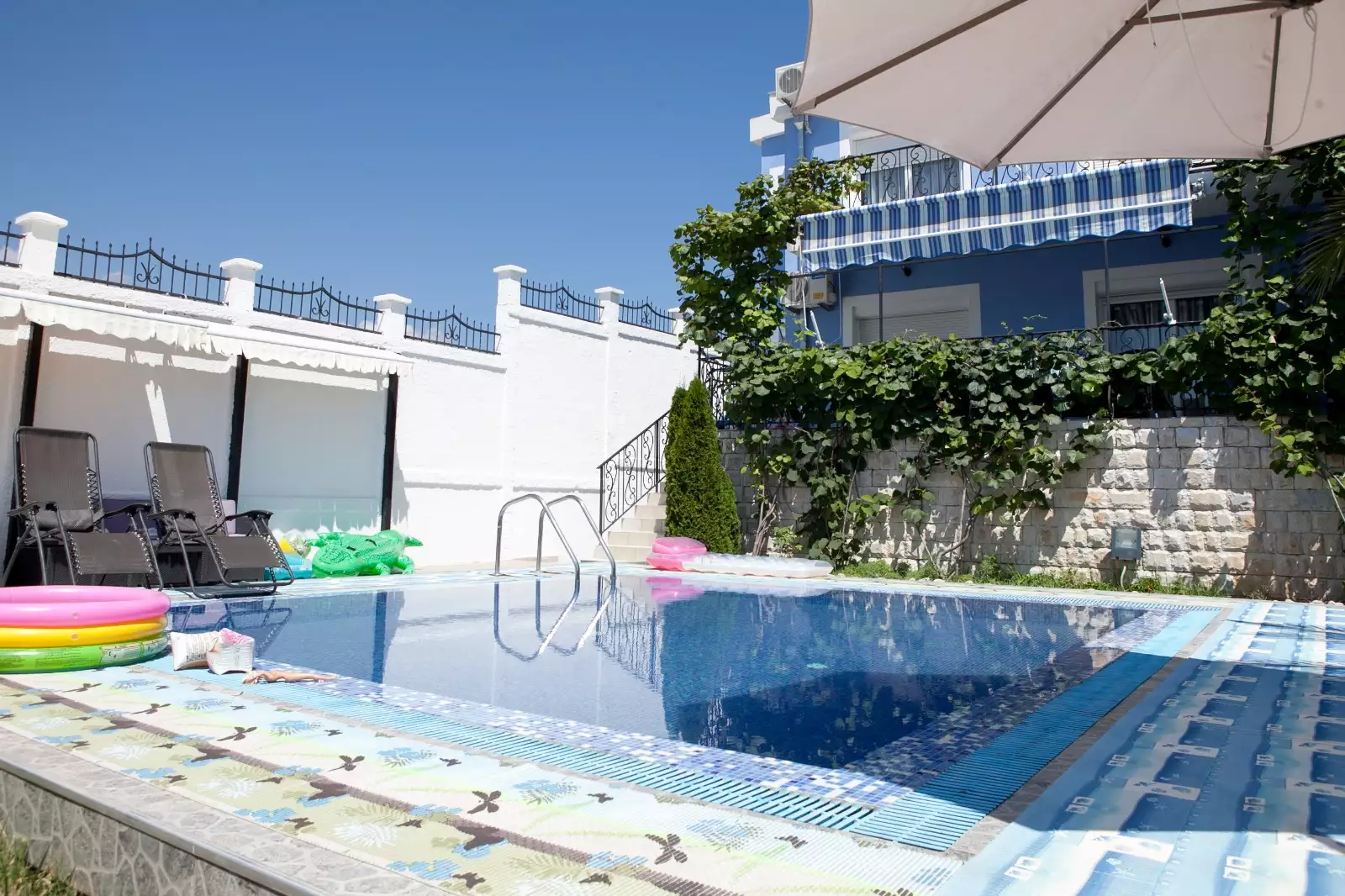 House 240m² in Montenegro, Utjeha. Priced at 390000€ rent photo-6