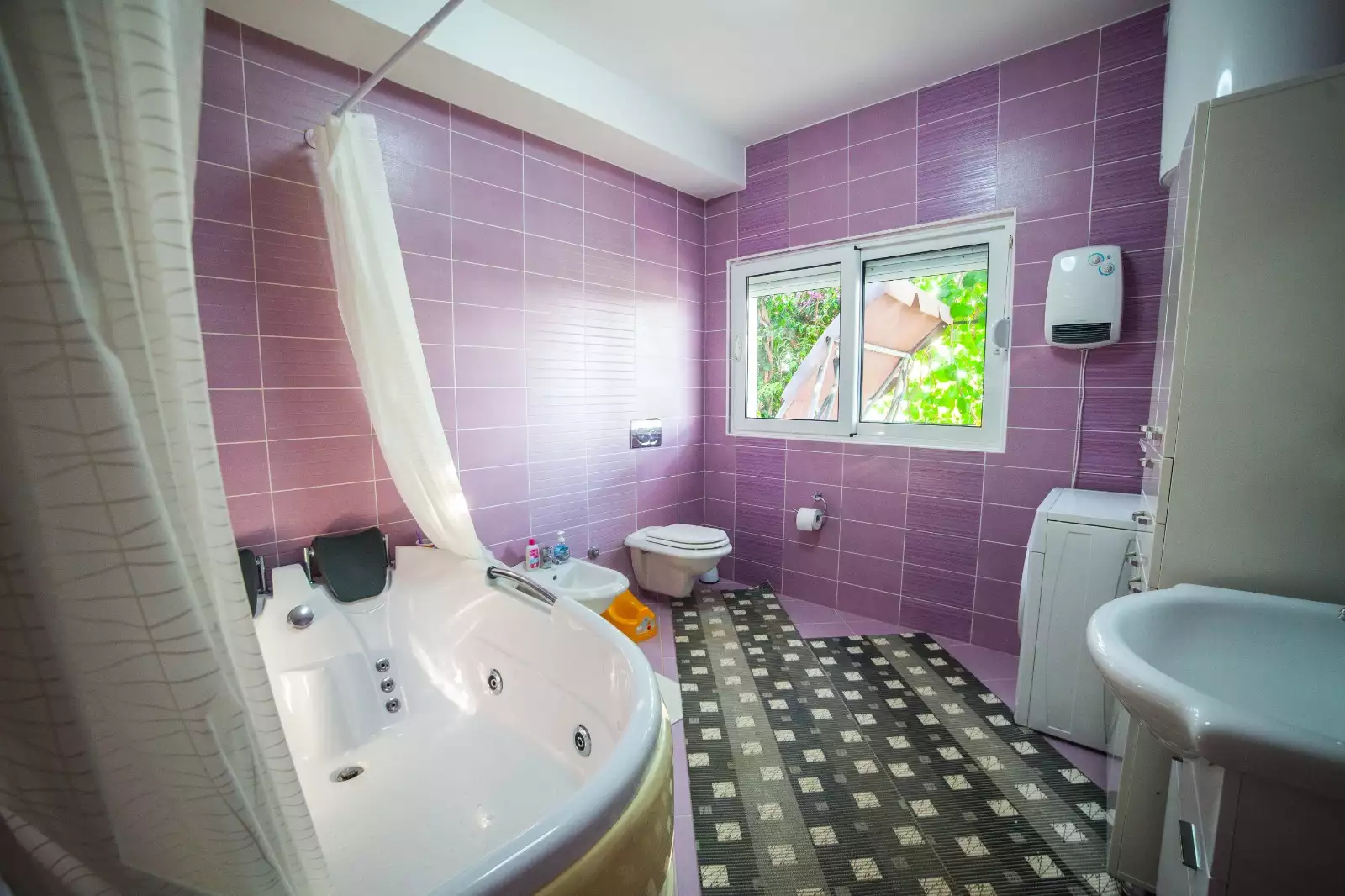 House 240m² in Montenegro, Utjeha. Priced at 390000€ rent photo-16