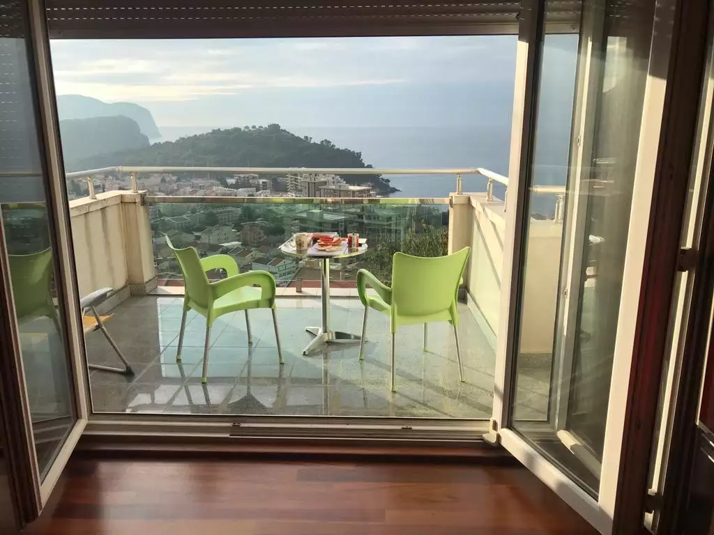 Flat 142m² in Montenegro, Petrovac. Priced at 240000€ rent photo-1