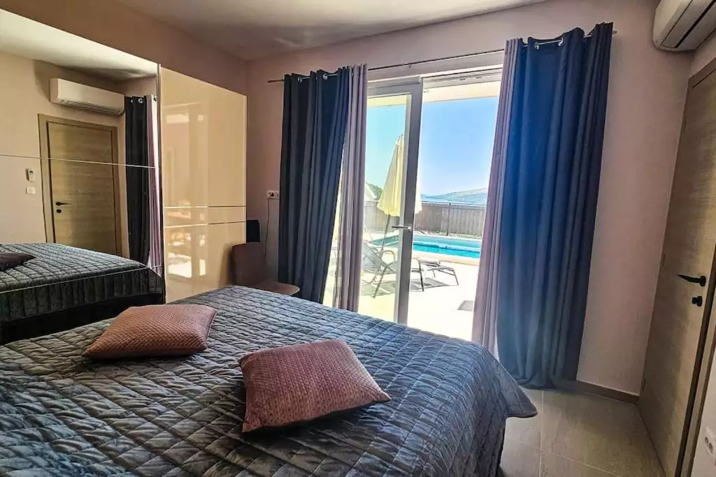 Villa 310m² in Spain, La Marina. Priced at 780000€ rent photo-10