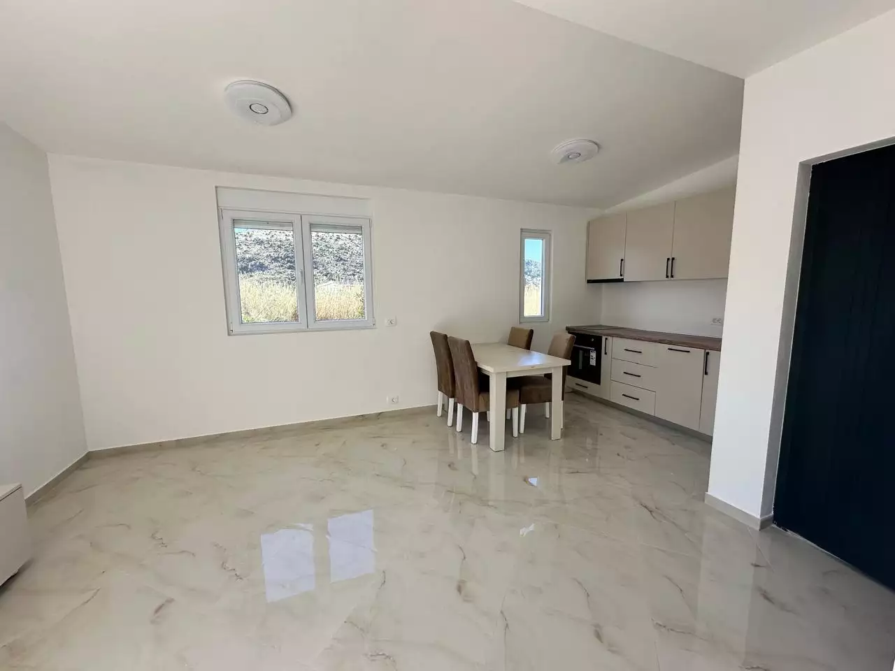 Flat 35m² in Montenegro, Bar. Priced at 59500€ rent photo-6