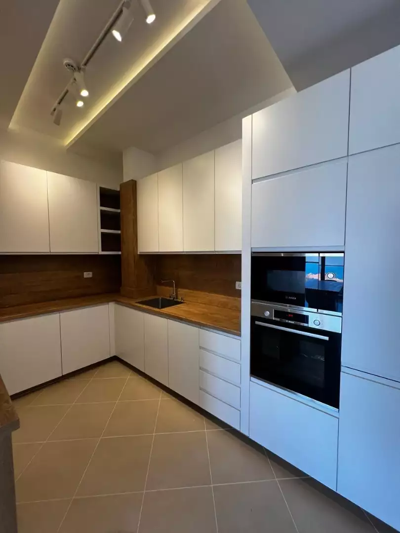 Flat 108m² in Montenegro, Dobrota. Priced at 350000€ rent photo-14
