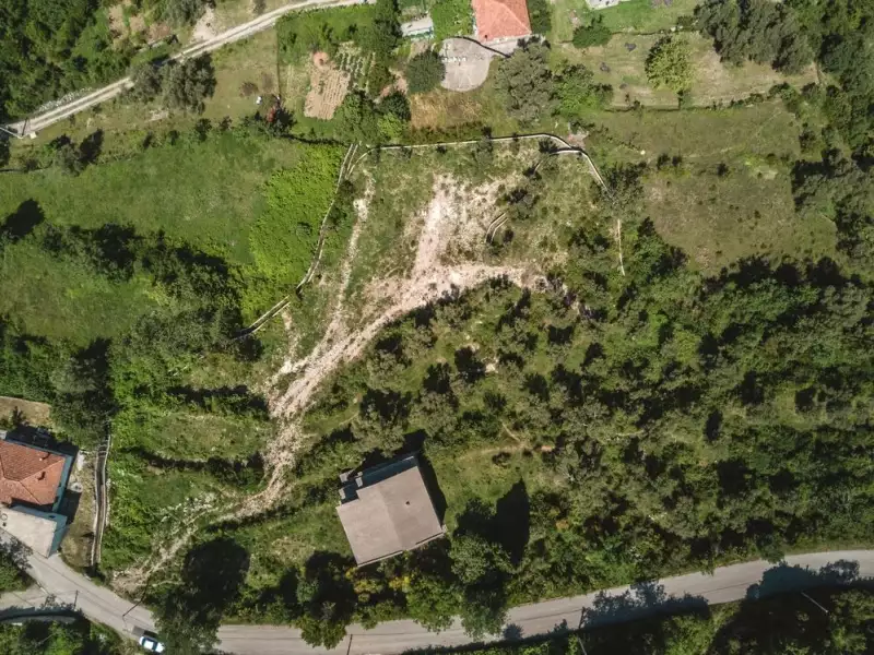 Land 1m² in Italy, Barga. Priced at 570000€ rent photo-11
