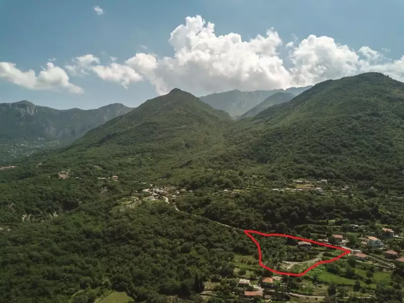 Land 1m² in Italy, Barga. Priced at 570000€ rent photo-16