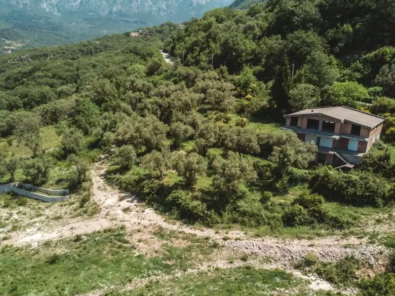 Land 1m² in Italy, Barga. Priced at 570000€ rent photo-20