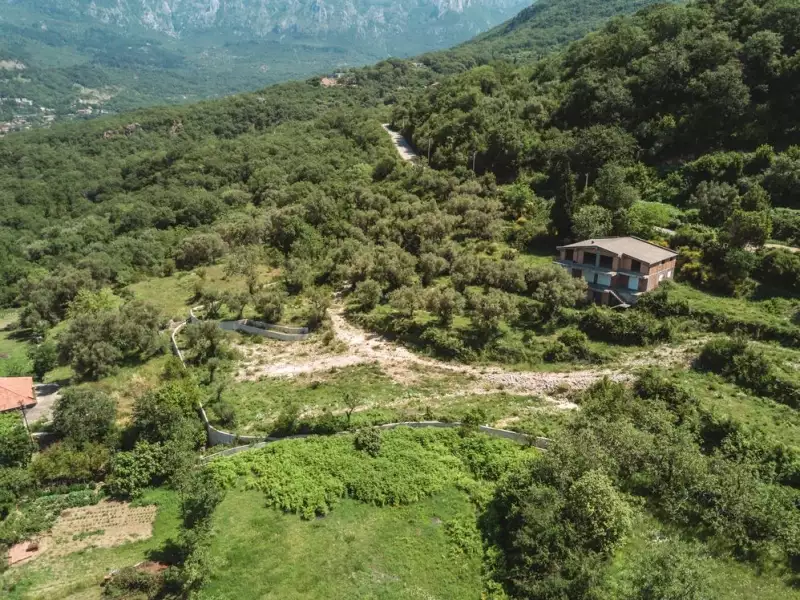 Land 1m² in Italy, Barga. Priced at 570000€ rent photo-22