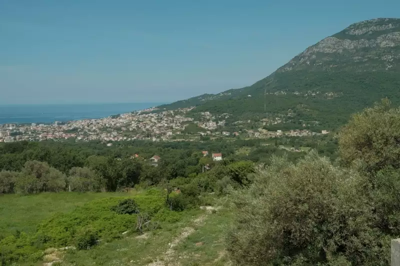 Land 1m² in Italy, Barga. Priced at 570000€ rent photo-23