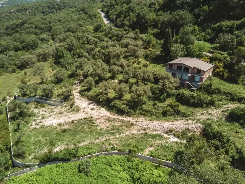 Land 1m² in Italy, Barga. Priced at 570000€ rent photo-25