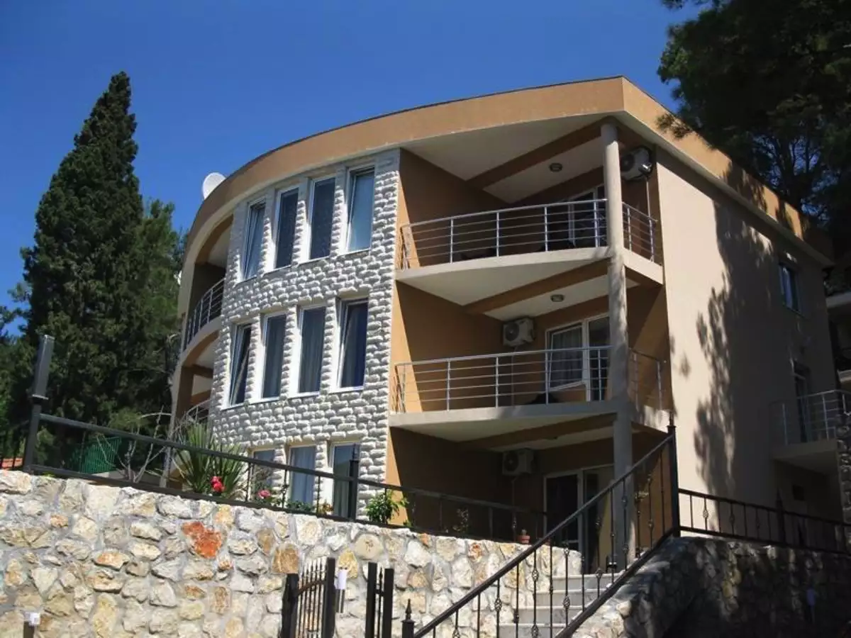 House 515m² in Italy, Barga. Priced at 650000€ rent photo-1