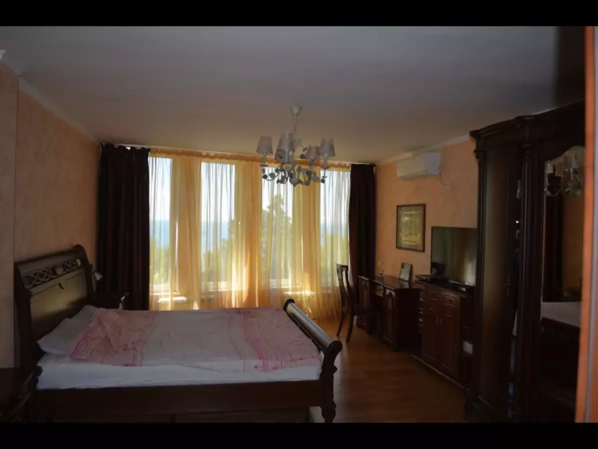 House 515m² in Italy, Barga. Priced at 650000€ rent photo-12