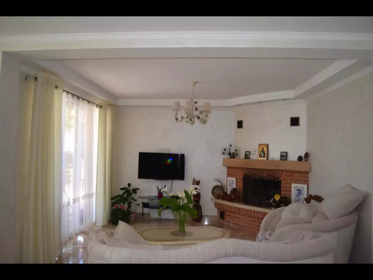 House 515m² in Italy, Barga. Priced at 650000€ rent photo-17