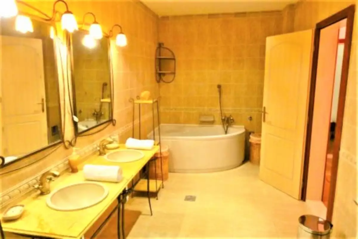 Hotels 3200m² in Montenegro, Blizikuce. Priced at 2000000€ rent photo-3