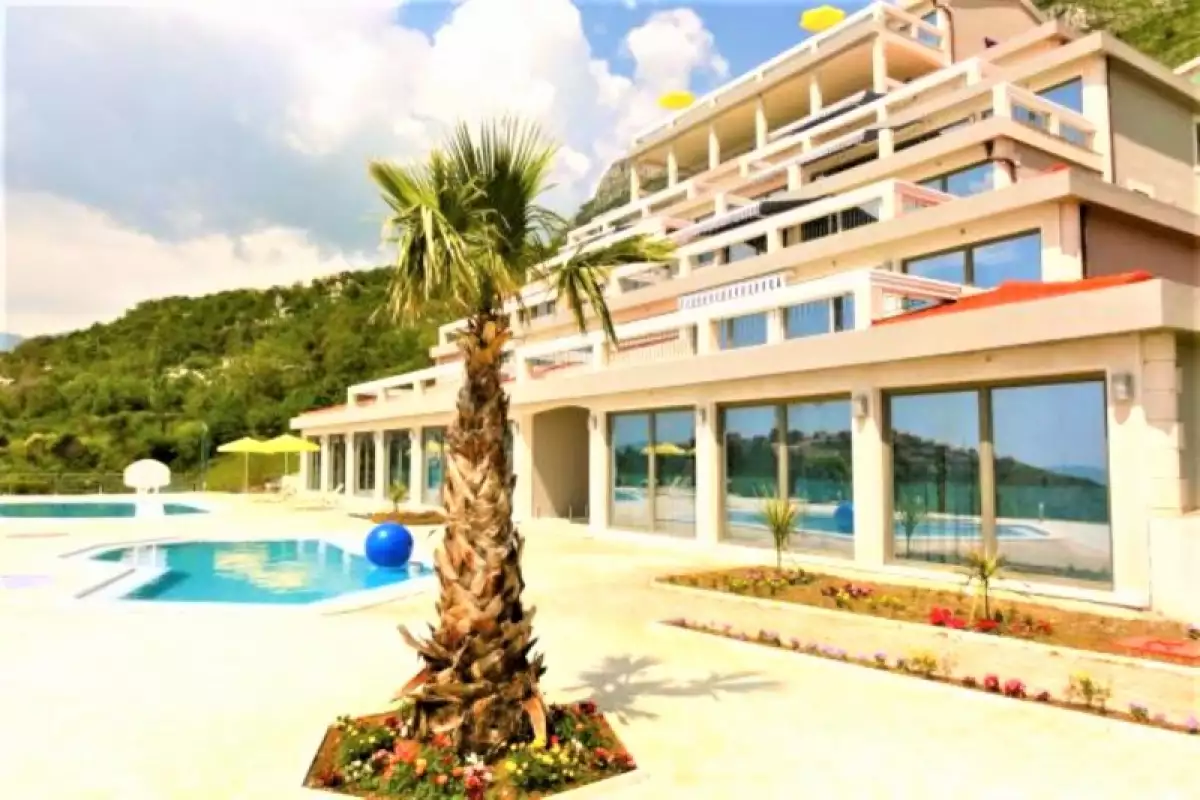 Hotels 3200m² in Montenegro, Blizikuce. Priced at 2000000€ rent photo-5