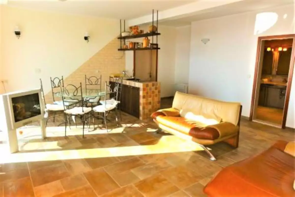 Hotels 3200m² in Montenegro, Blizikuce. Priced at 2000000€ rent photo-8
