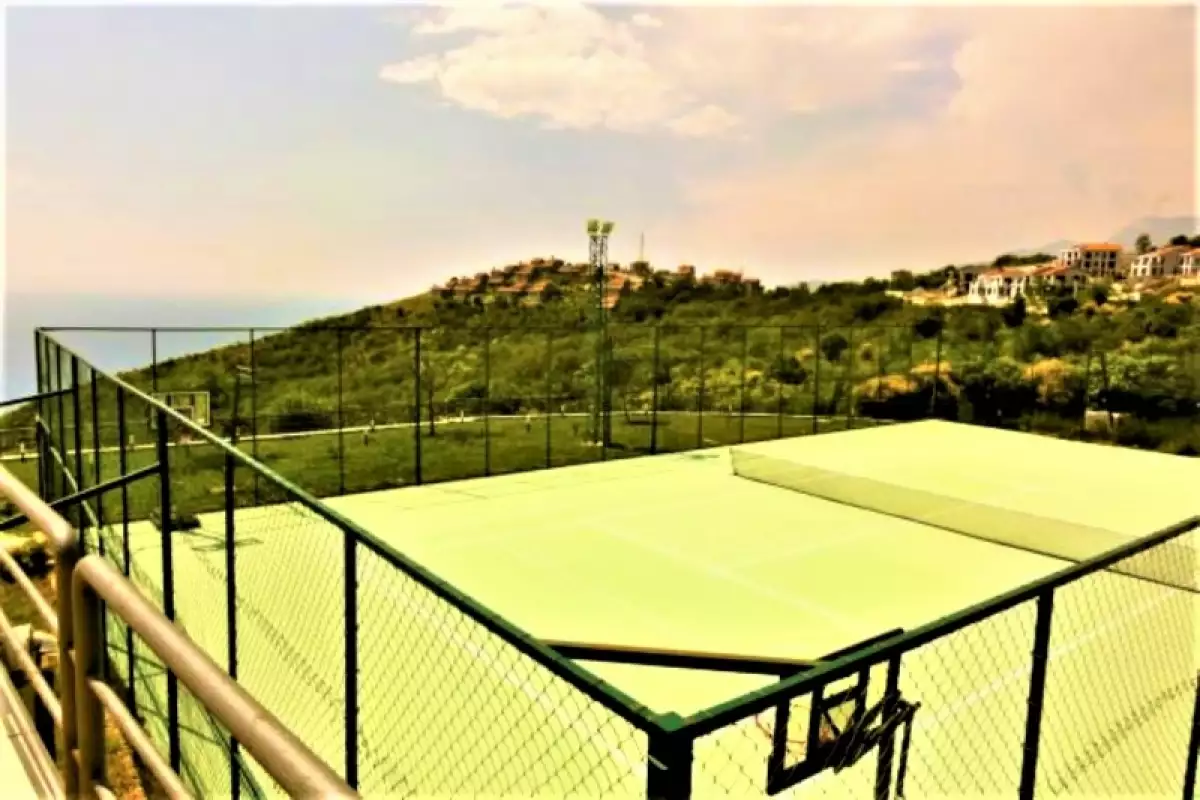 Hotels 3200m² in Montenegro, Blizikuce. Priced at 2000000€ rent photo-12