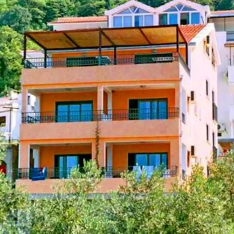 Hotels 500m² in Montenegro, Petrovac. Priced at 1050000€ rent photo-1