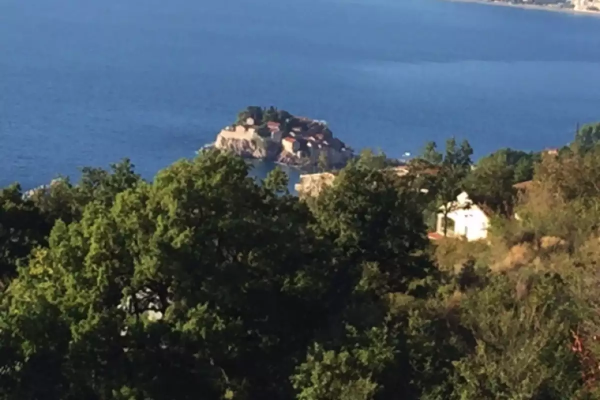 Land 1m² in Montenegro, Blizikuce. Priced at 702500€ rent photo-1