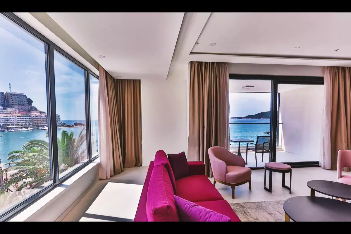 Flat 107m² in Montenegro, Rafailovici. Priced at 593600€ rent photo-2