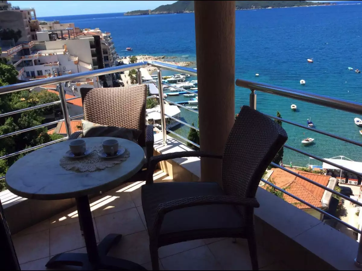 Flat 115m² in Montenegro, Rafailovici. Priced at 410000€ rent photo-1