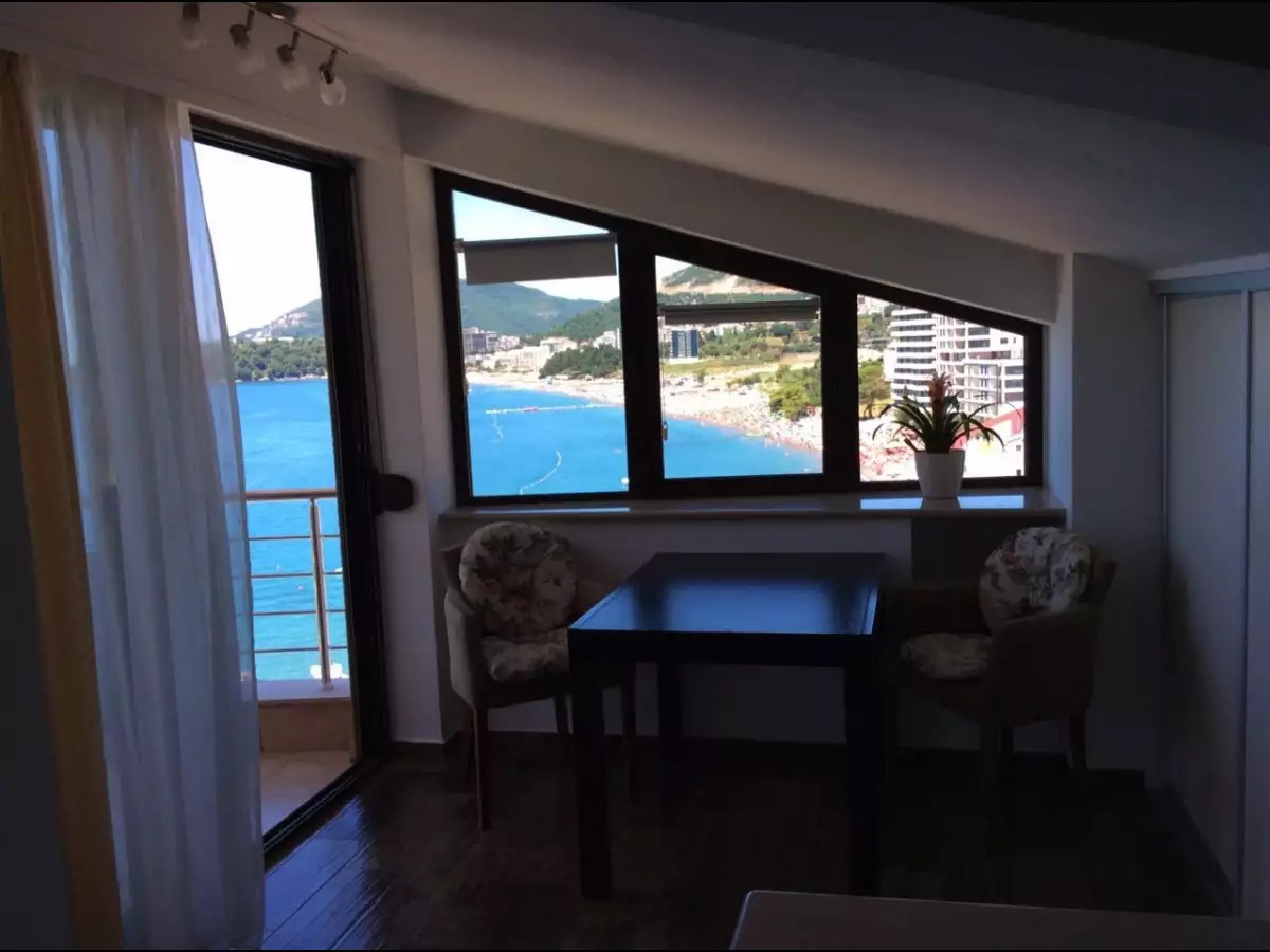 Flat 115m² in Montenegro, Rafailovici. Priced at 410000€ rent photo-3
