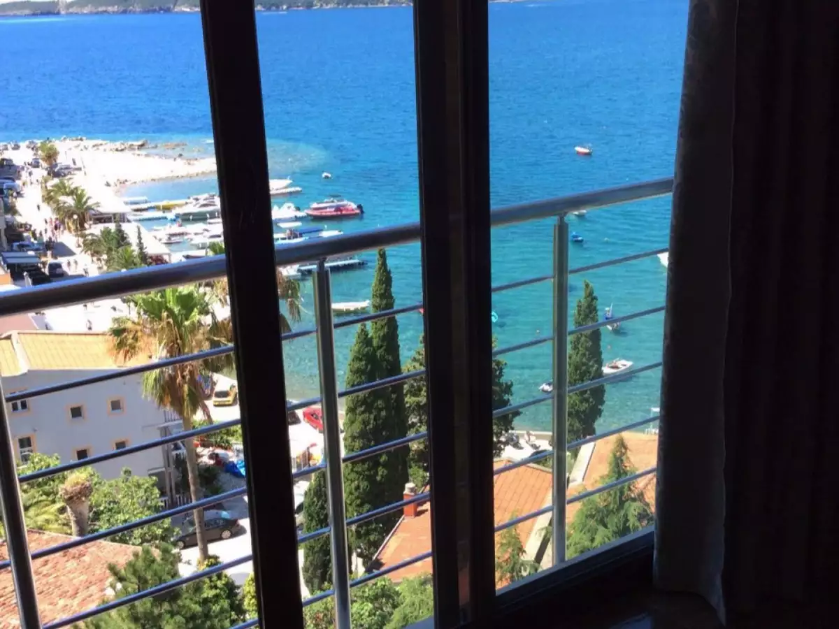 Flat 115m² in Montenegro, Rafailovici. Priced at 410000€ rent photo-7