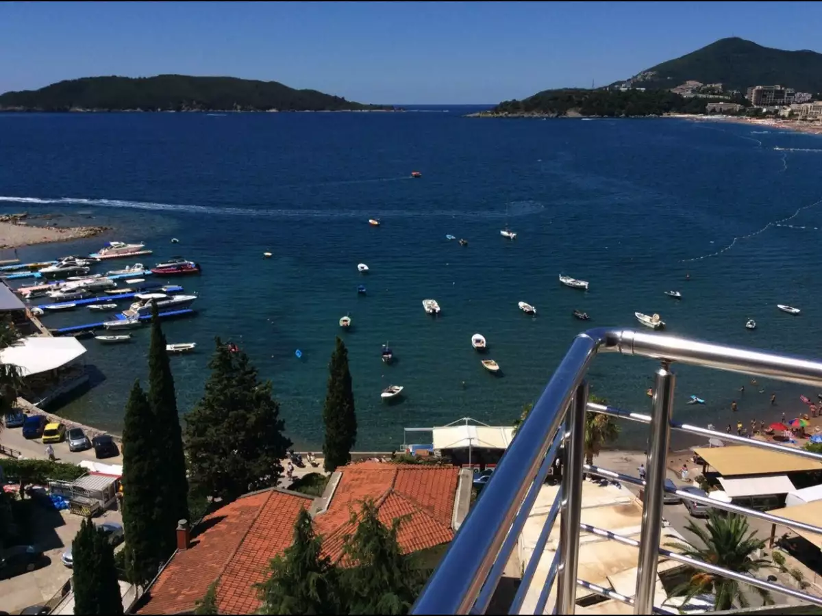 Flat 115m² in Montenegro, Rafailovici. Priced at 410000€ rent photo-13