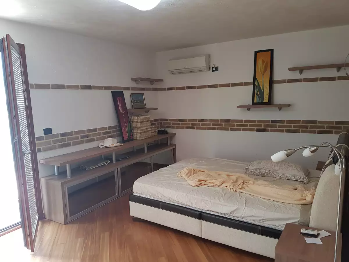 Flat 207m² in Montenegro, Rafailovici. Priced at 823000€ rent photo-2