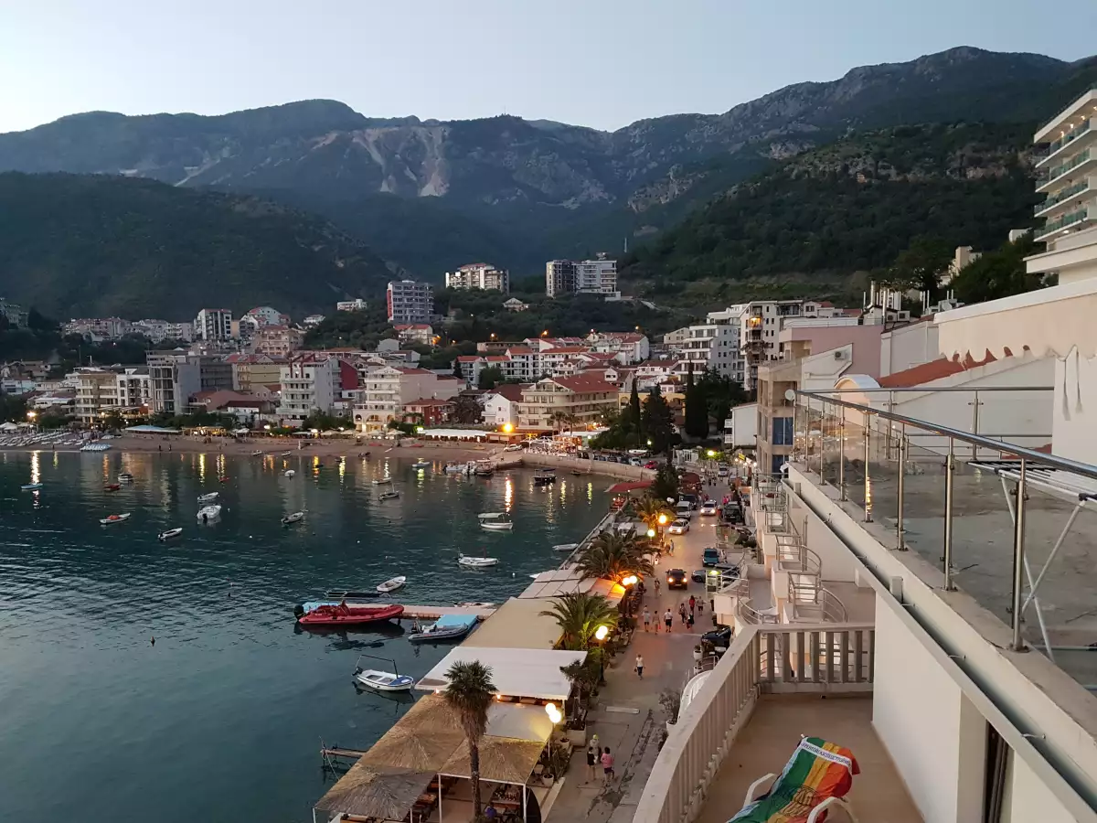 Flat 207m² in Montenegro, Rafailovici. Priced at 823000€ rent photo-16