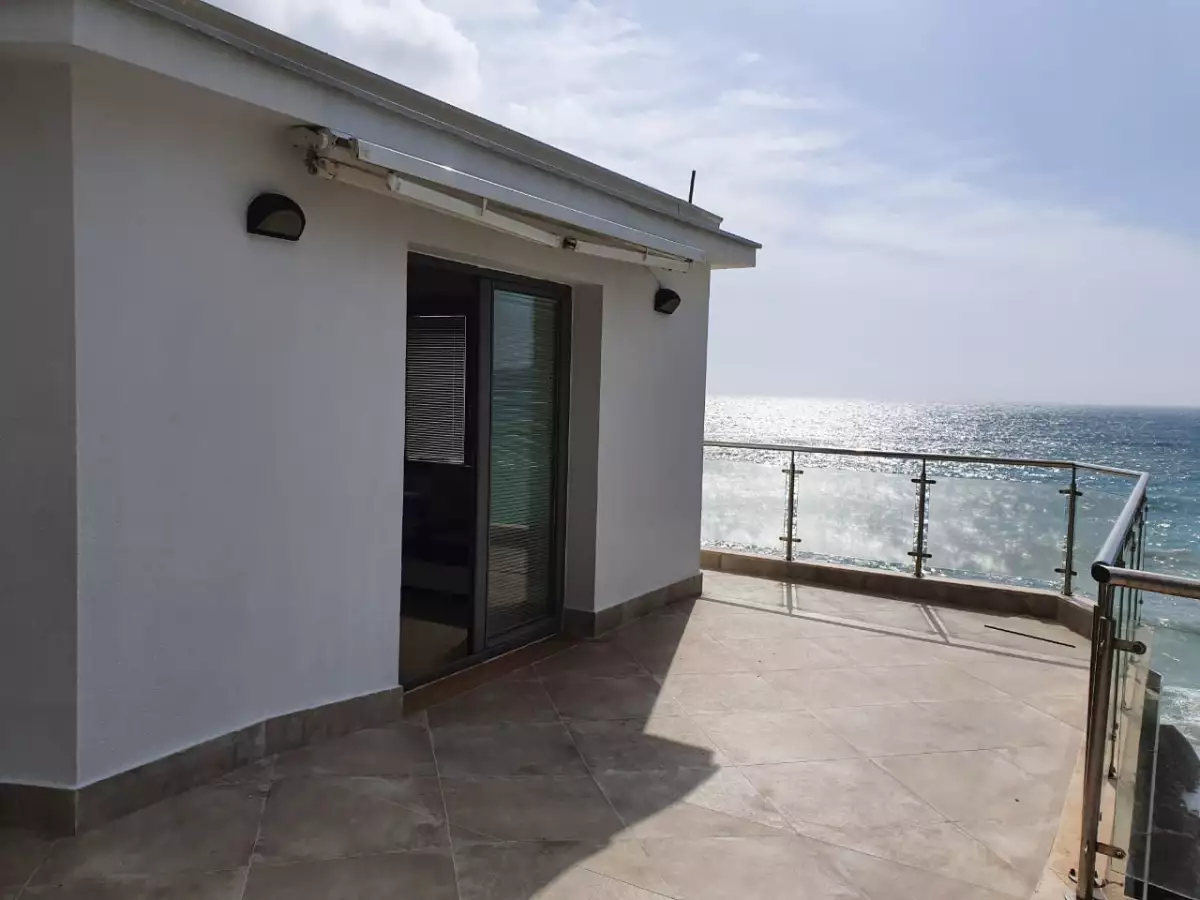 Flat 207m² in Montenegro, Rafailovici. Priced at 823000€ rent photo-23