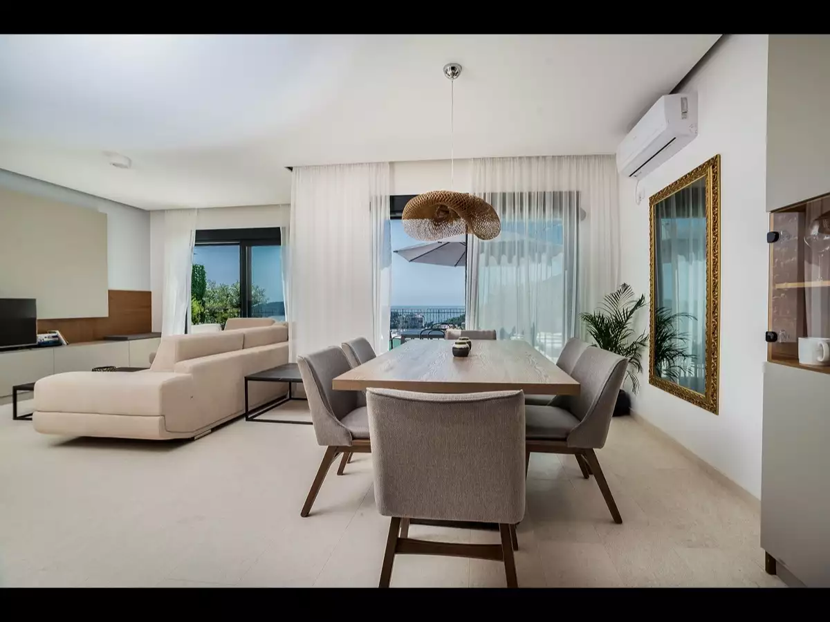 House 160m² in Montenegro, Becici. Priced at 550000€ rent photo-7