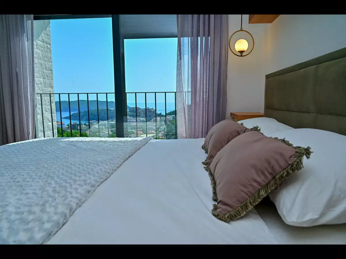 House 160m² in Montenegro, Becici. Priced at 550000€ rent photo-20