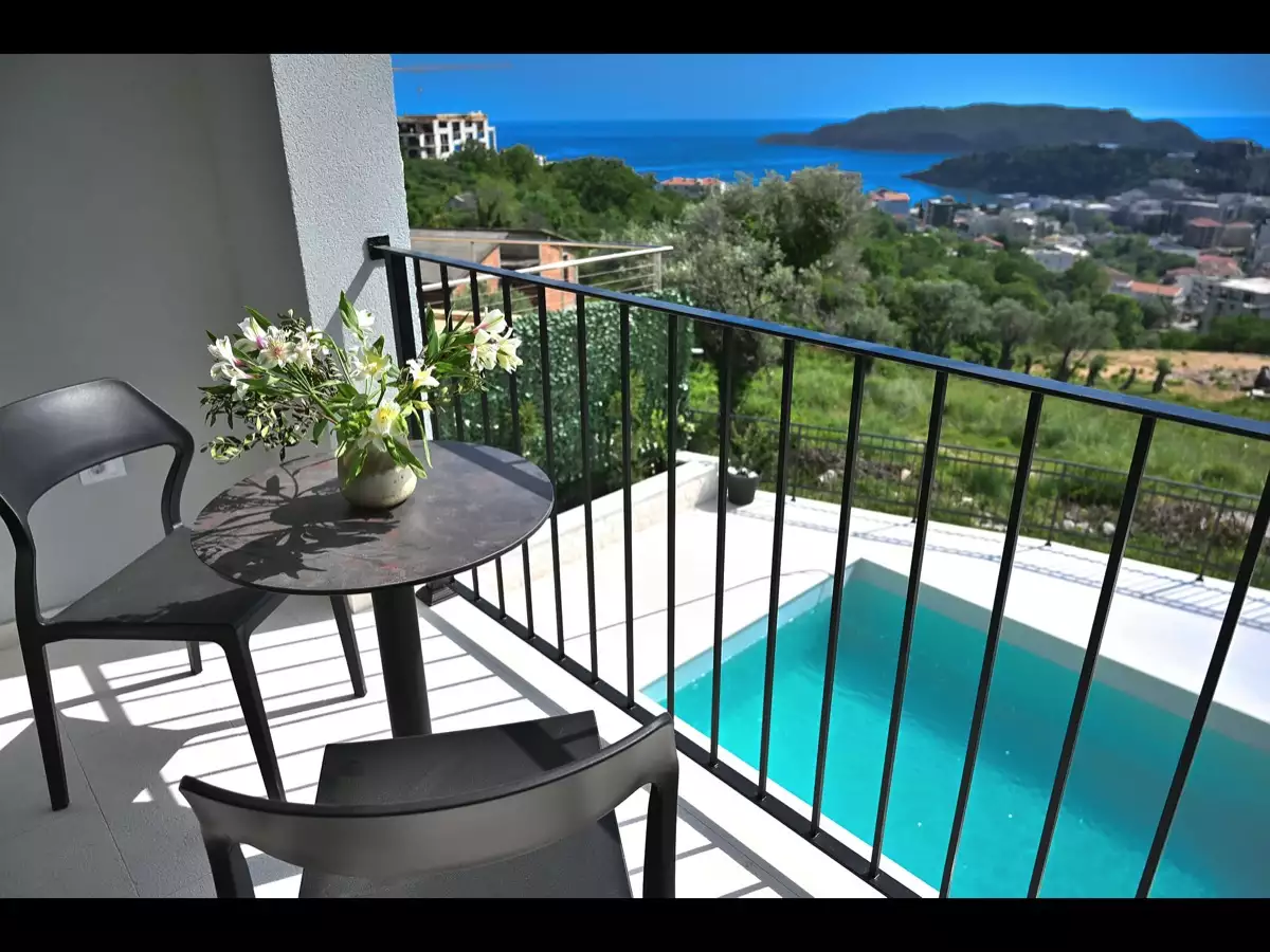 House 160m² in Montenegro, Becici. Priced at 550000€ rent photo-21