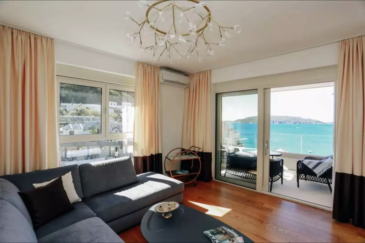 Flat 120m² in Montenegro, Rafailovici. Priced at 650000€ rent photo-4