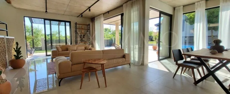 House 230m² in Bulgaria, Lozen. Priced at 333184£ rent photo-1