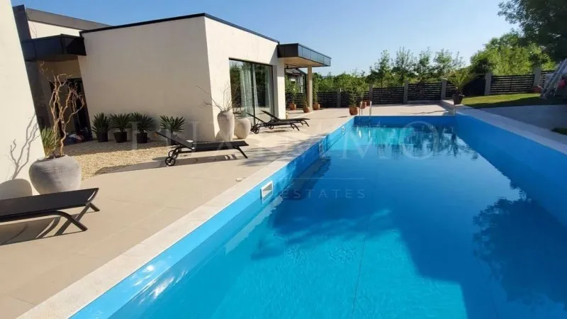 House 230m² in Bulgaria, Lozen. Priced at 333184£ rent photo-2