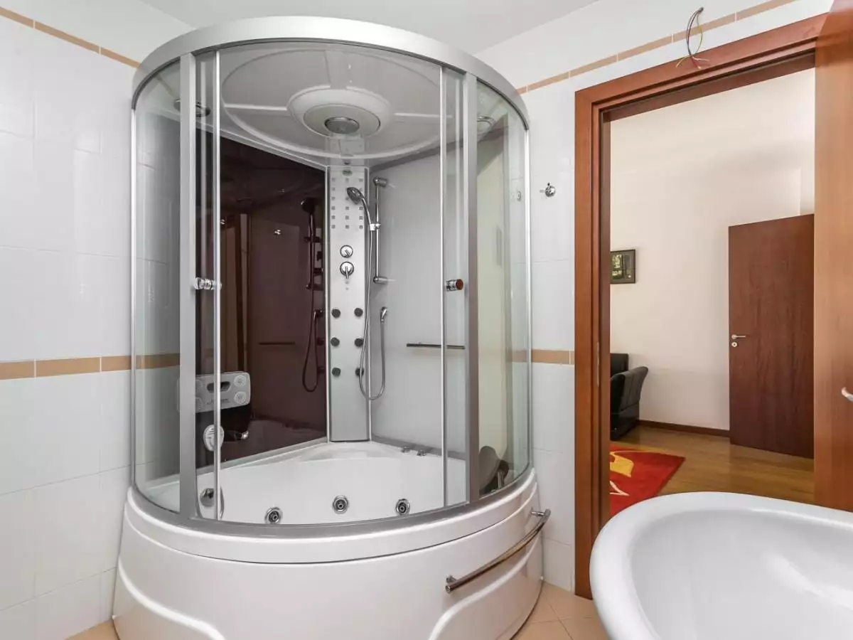 Flat 150m² in Montenegro, Rafailovici. Priced at 450000€ rent photo-4