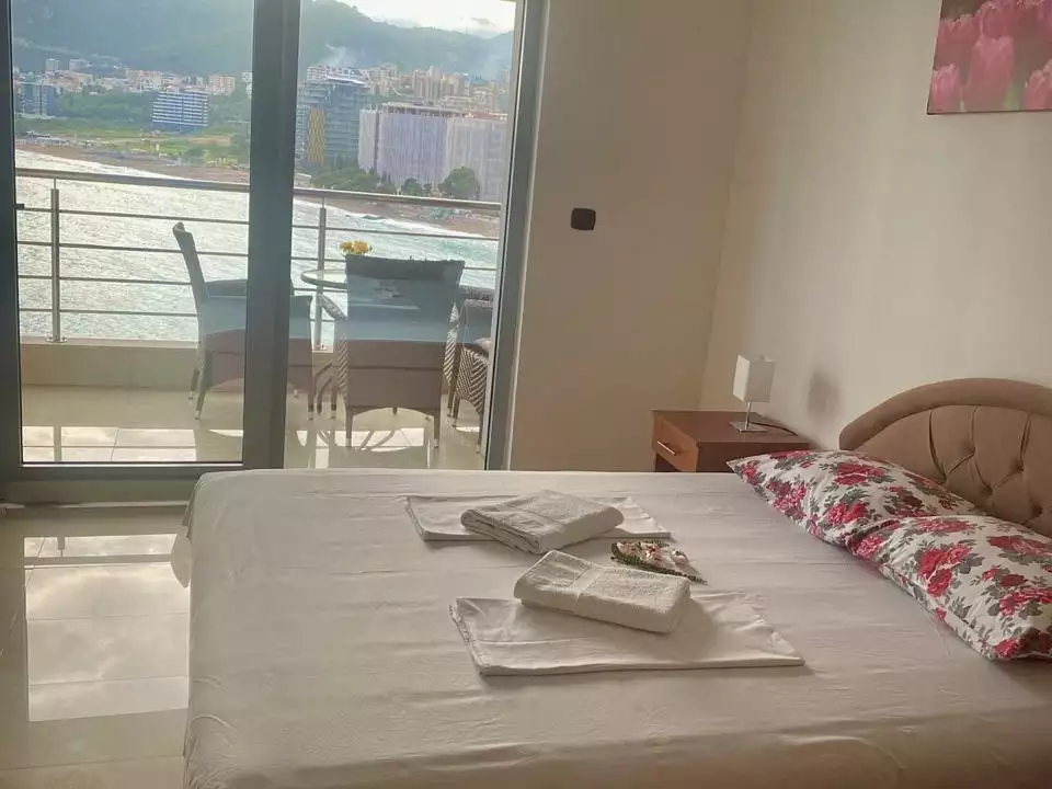 Flat 85m² in Montenegro, Rafailovici. Priced at 320000€ rent photo-18